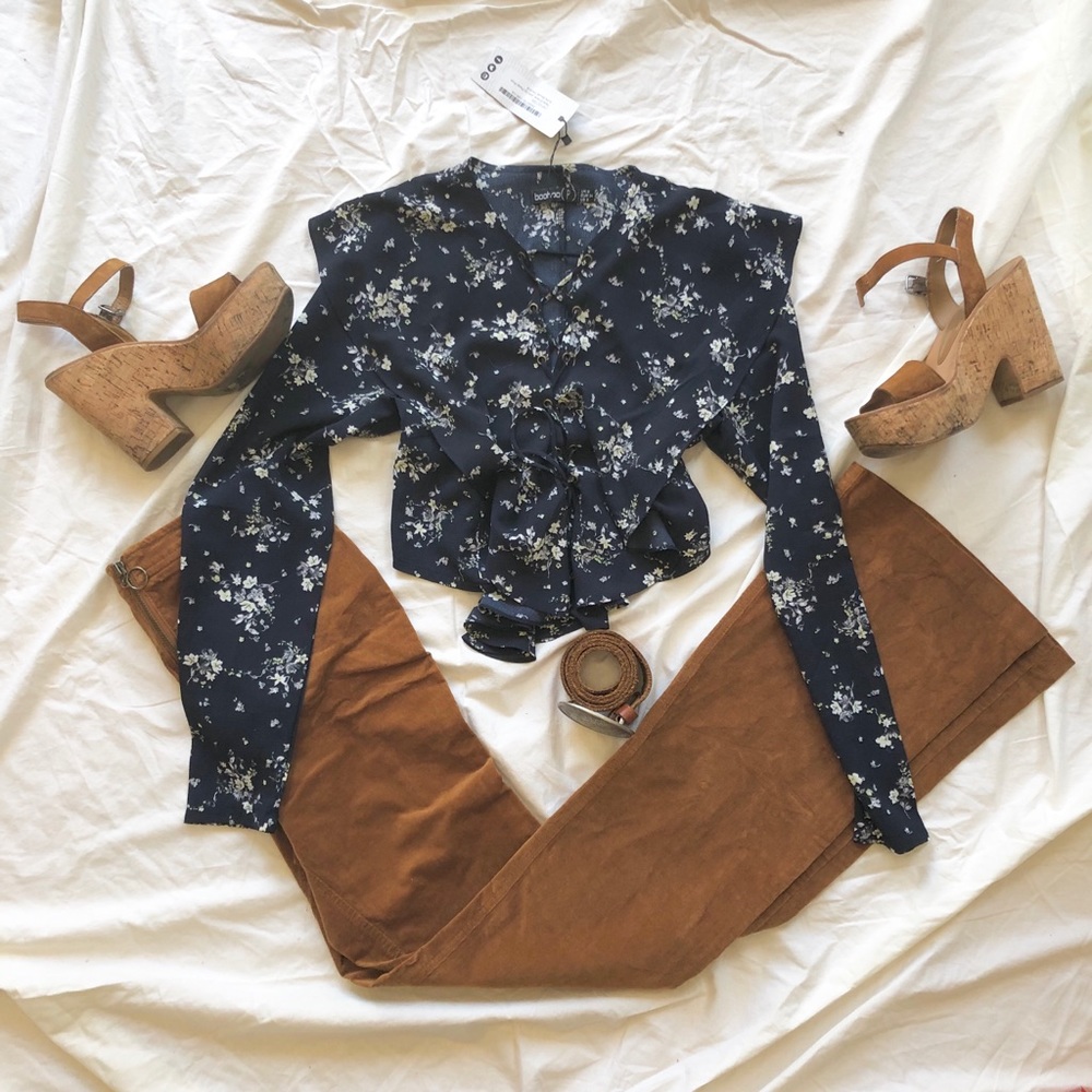 HOST PICK 🎉Emelie Lace Up Top